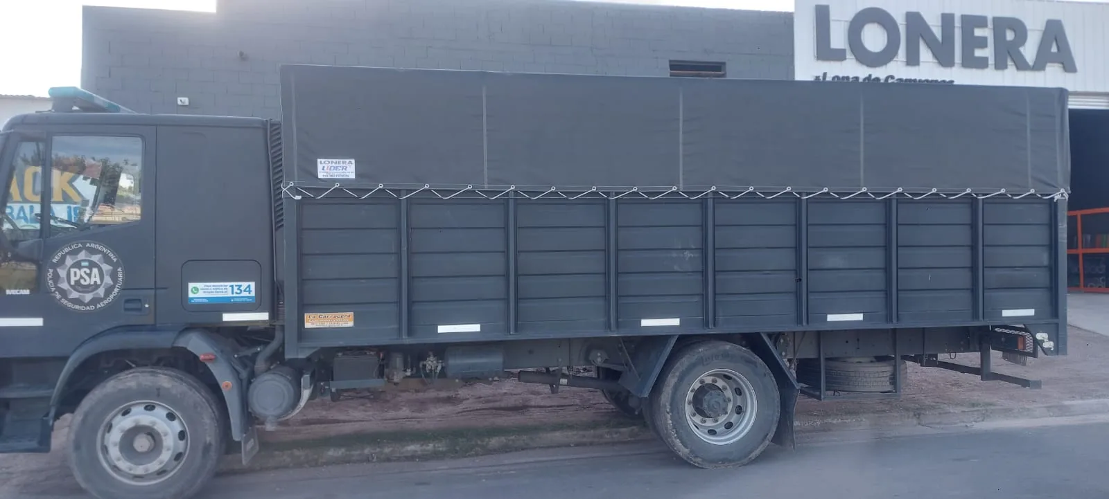 01 lona negra camion a medida cordoba