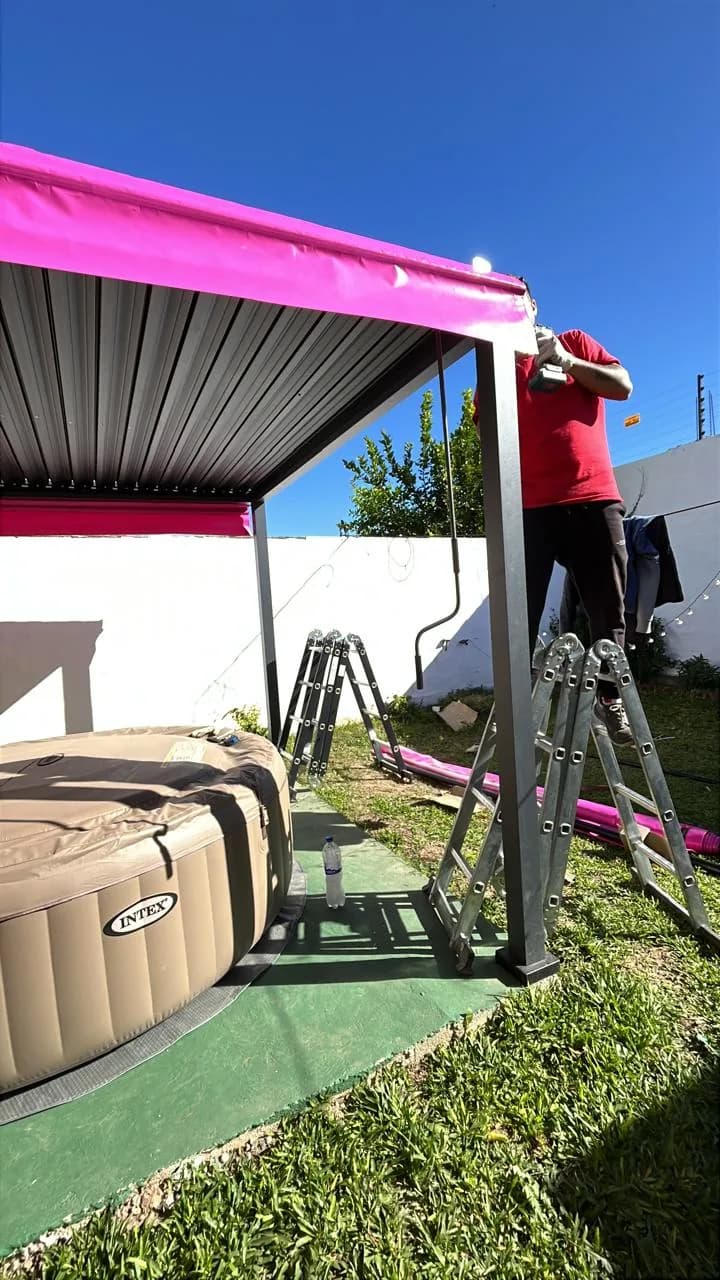 04 cerramiento fucsia anclaje lona pergola
