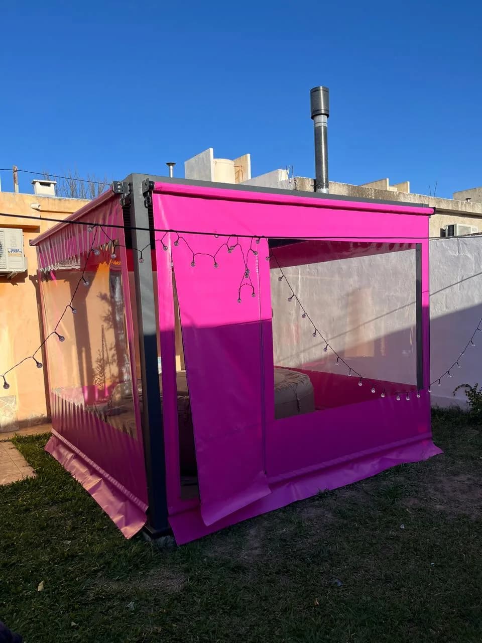05 cerramiento fucsia ventana pvc transparente