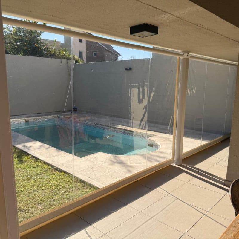 cerramiento-pvc-transparente-patio-pileta-cordoba