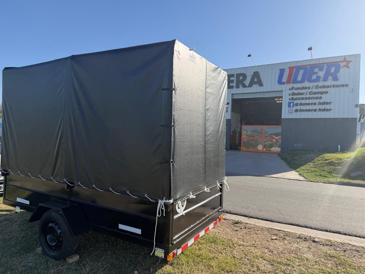 Carrito con lona de forma en lonera lider cordoba